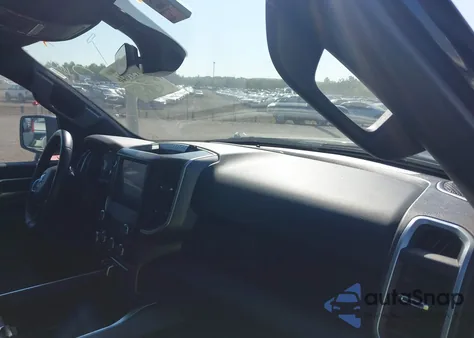 2022 Ram 1500 Big Horn Quad Cab 4X4 6'4 Box z USA, uszkodzony, nr VIN 1C6RRFBG7NN480453